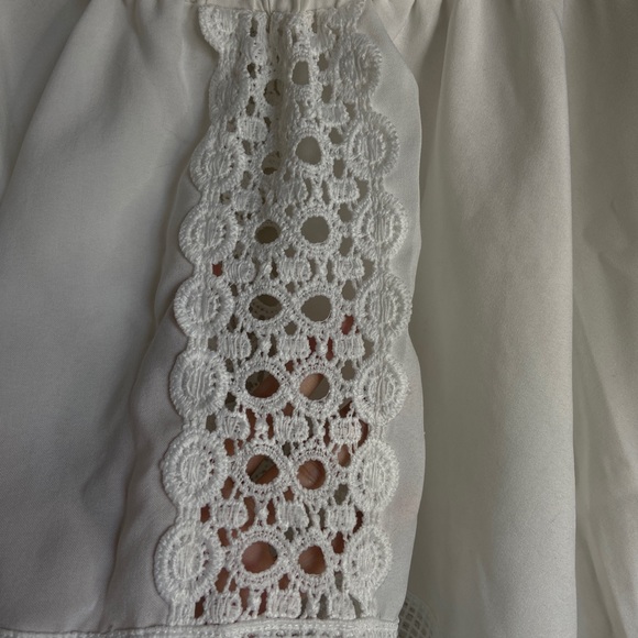 OFF SHOULDER WHITE CROP🤍 - Picture 3 of 4